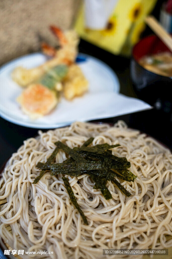 美味荞麦面与日式小食