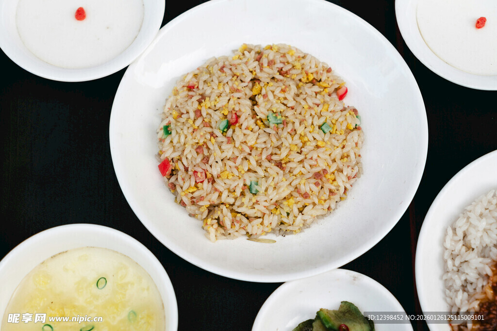 美味多样中式餐食拼盘