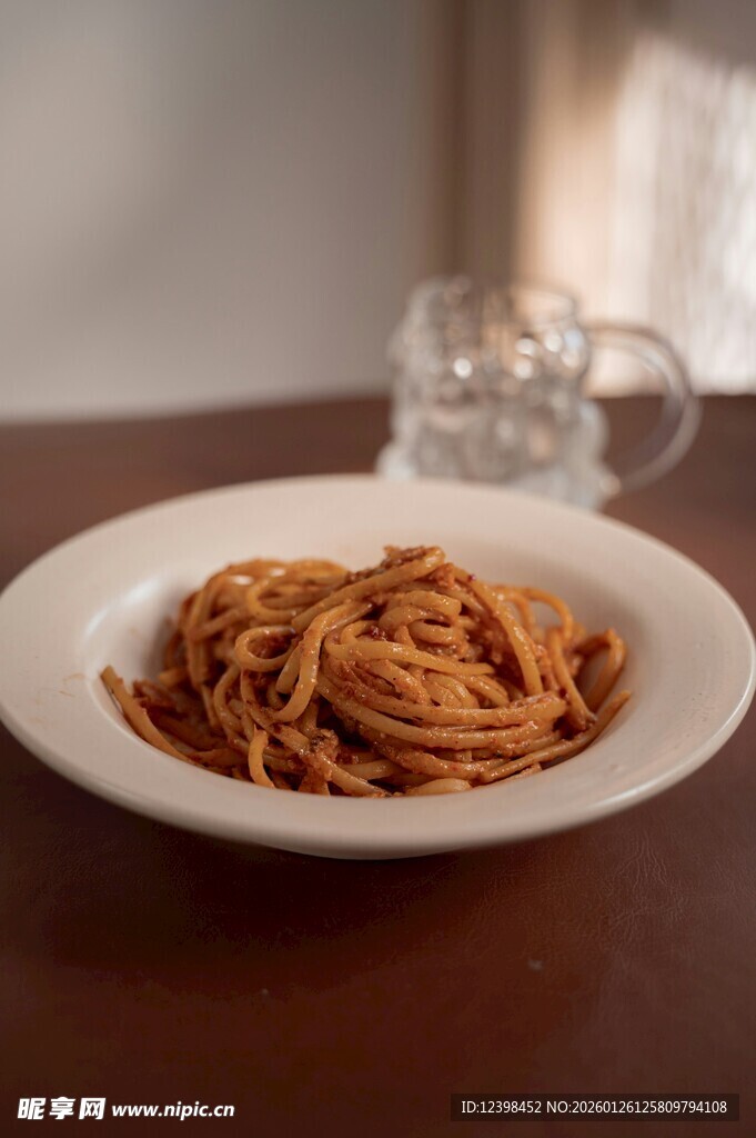 美味意大利面摆于盘中