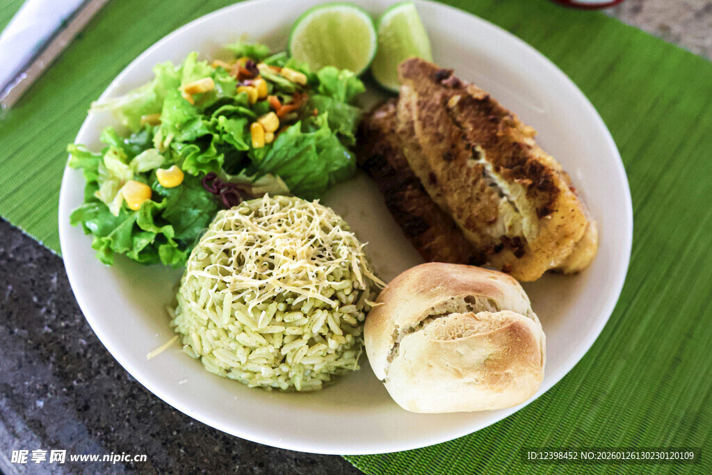 东南亚风味美食拼盘