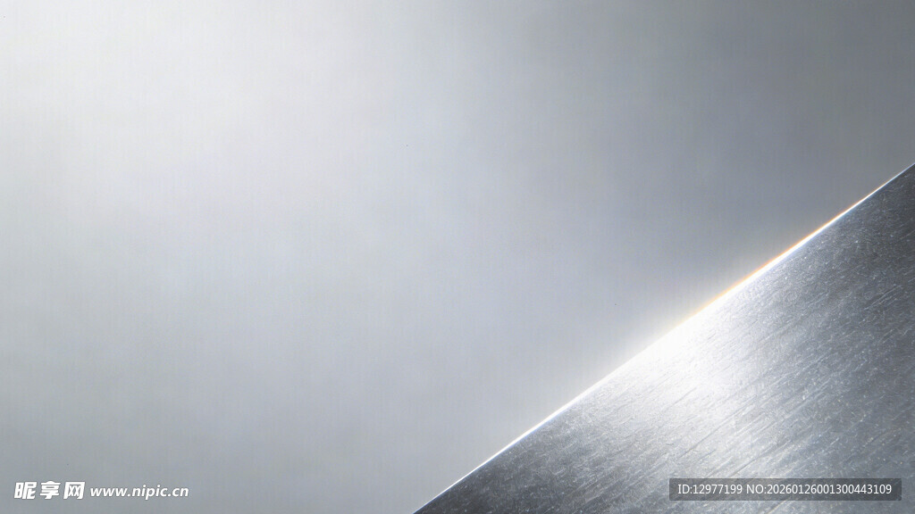金属质感锋利刀片特写