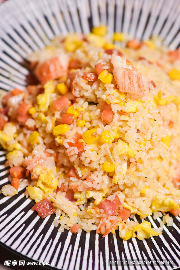 美味虾仁玉米炒饭