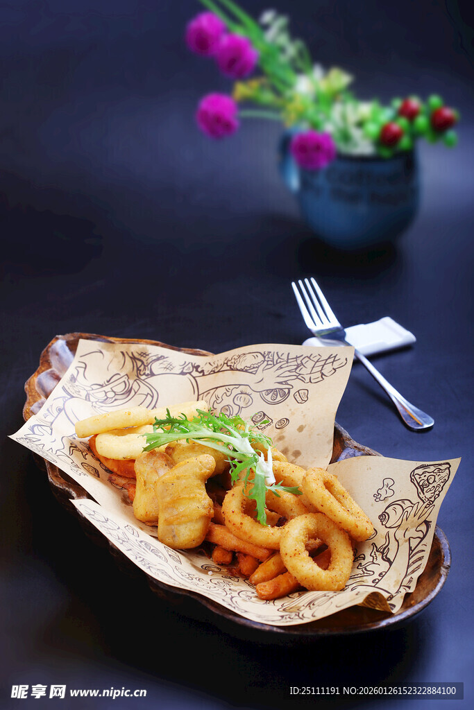 香炸鱿鱼配精致摆盘