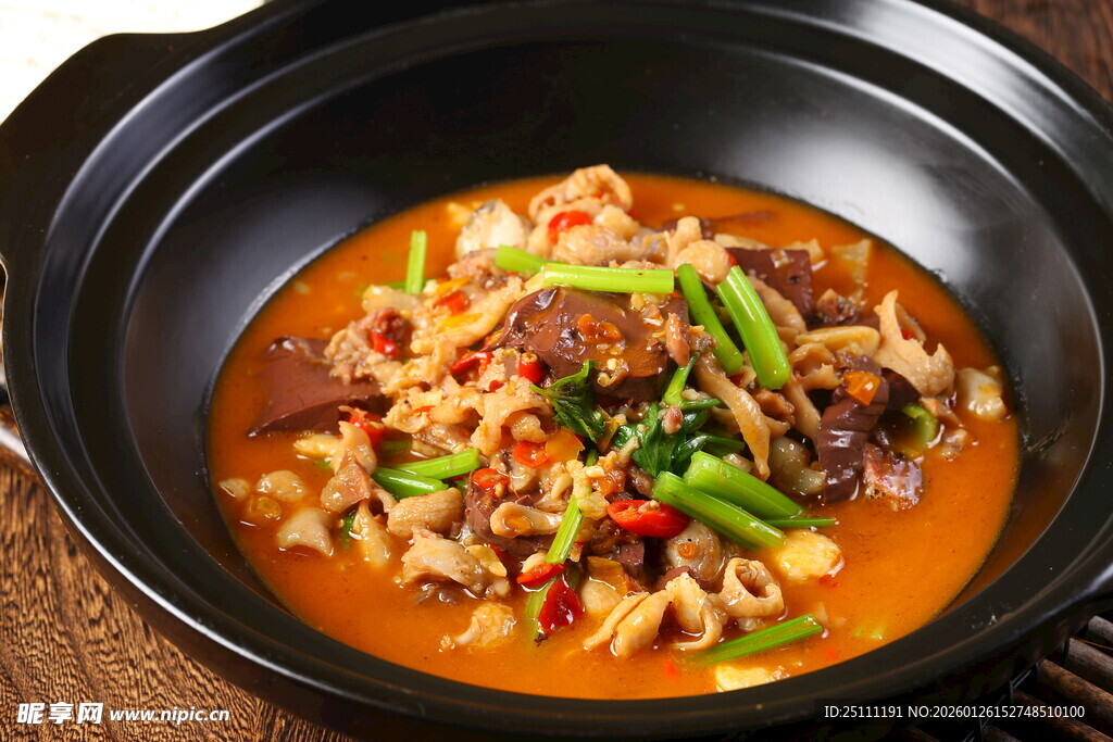 美味砂锅鸡杂煲