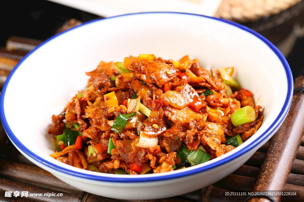 美味老坛子肉炒肉