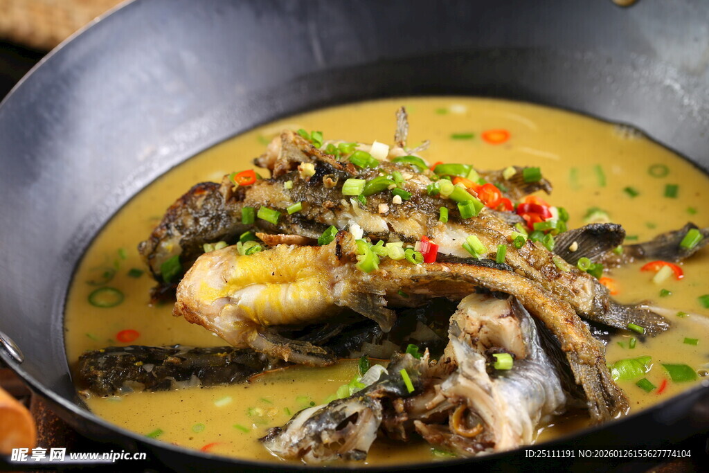 土家原汤杂鱼锅炖鱼锅