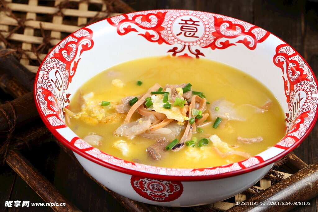 金汤鸡蛋墨鱼炖肉