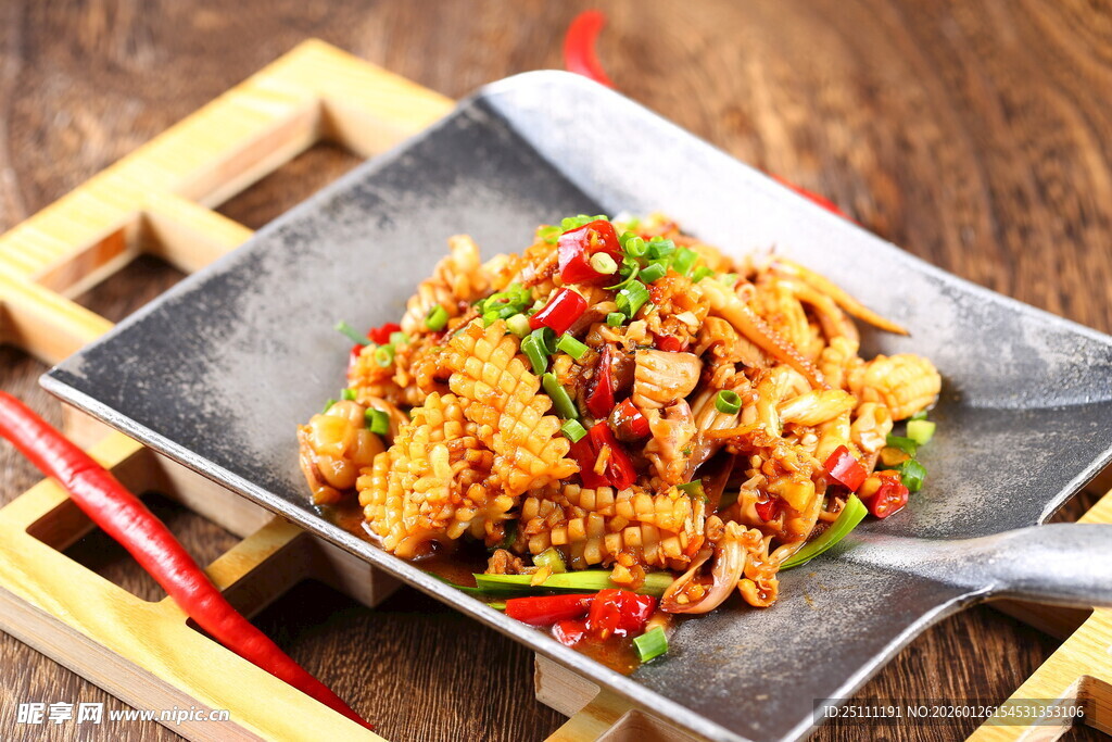 香辣平锅鱿三鲜