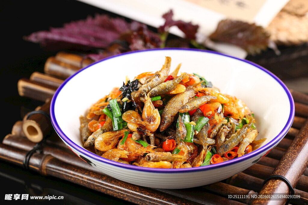 美味小鱼炒小虾