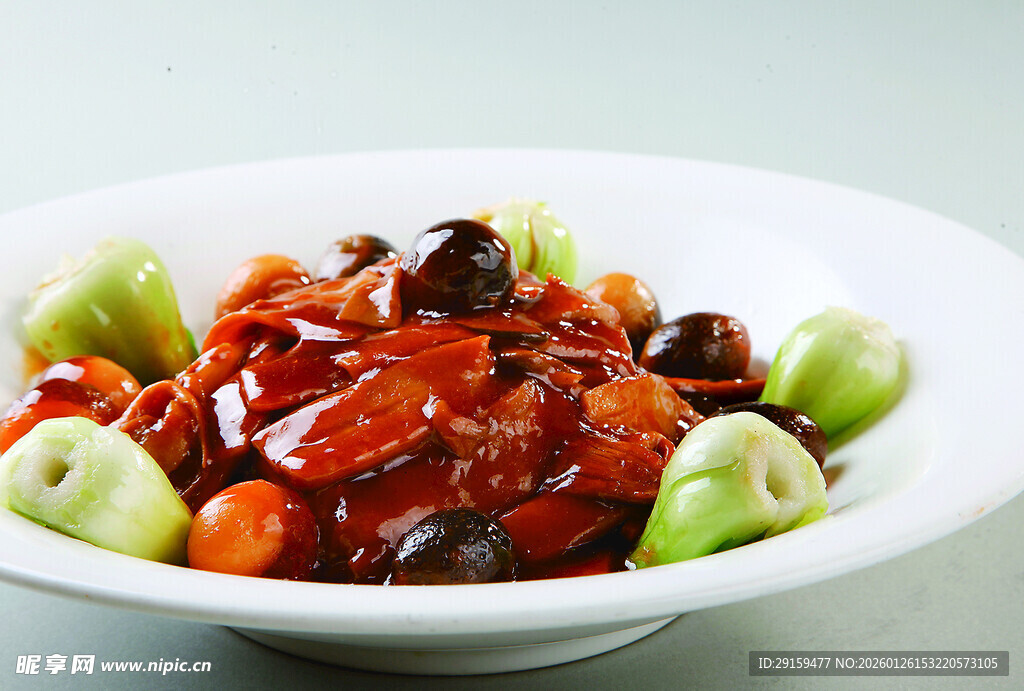 红烧香菇配青菜