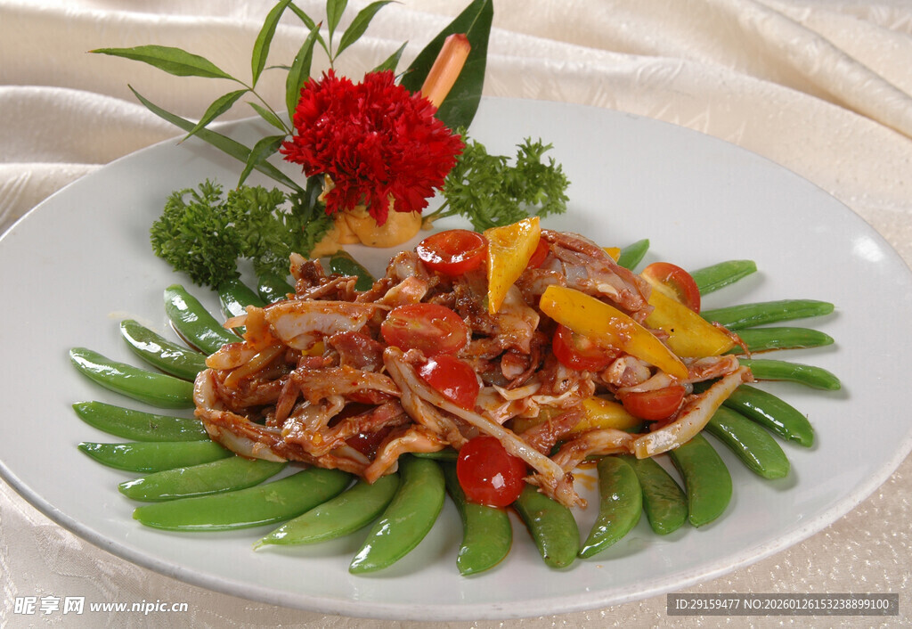 美味彩椒炒肉丝摆盘精致