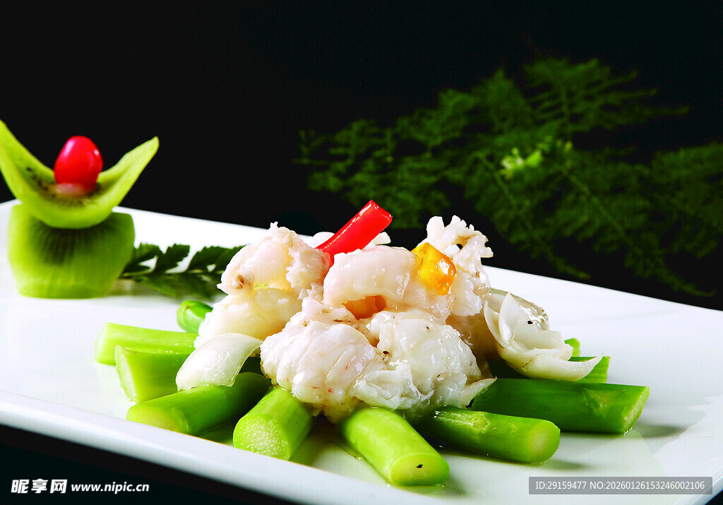 翡翠虾仁摆盘精致