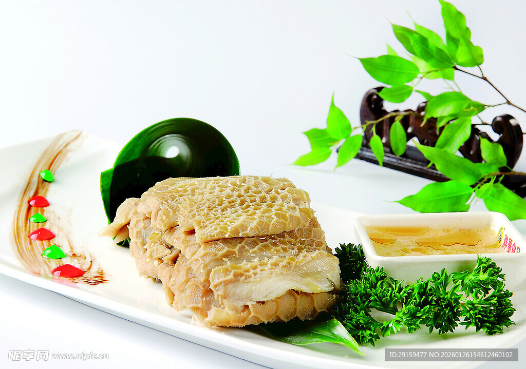 香煎鱼配蔬菜摆盘精致