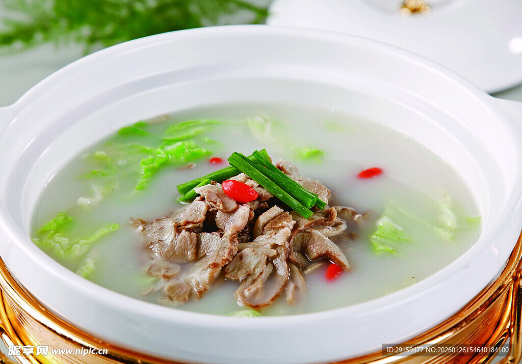 滋补鸭肉蔬菜养生汤