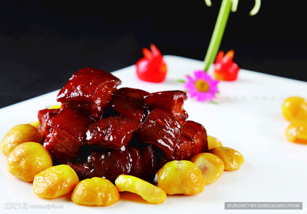 板栗红烧肉摆盘精致