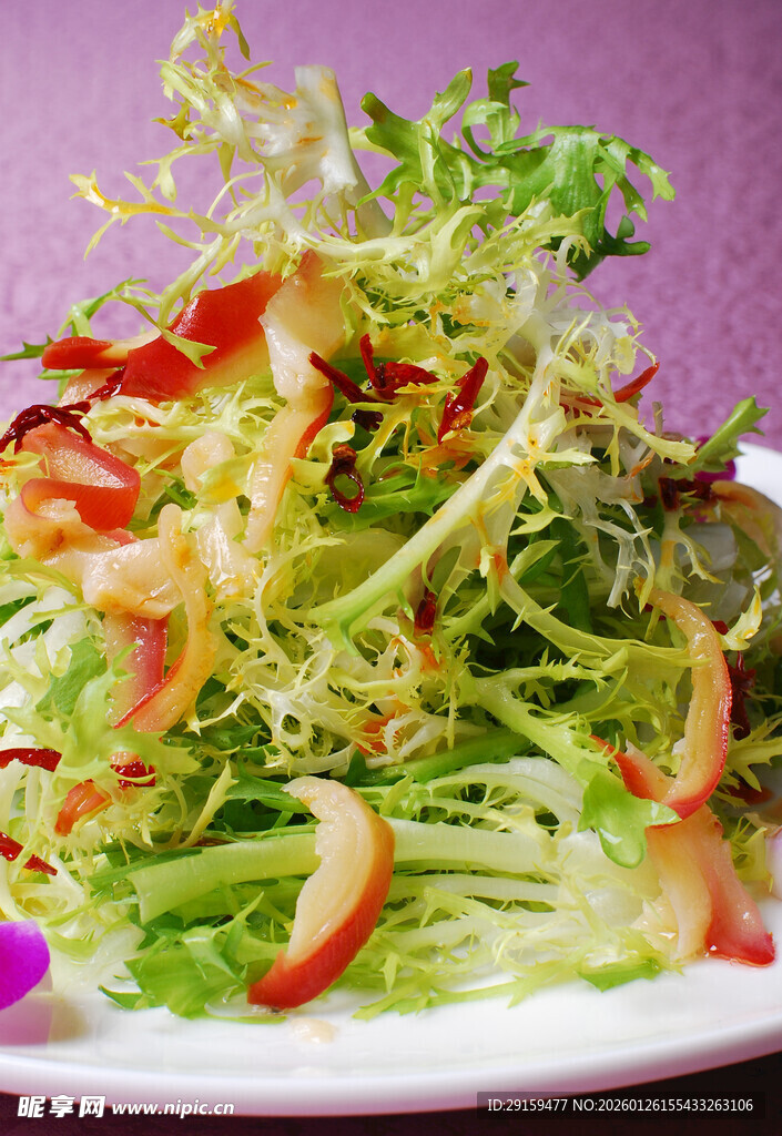 新鲜多彩蔬菜沙拉