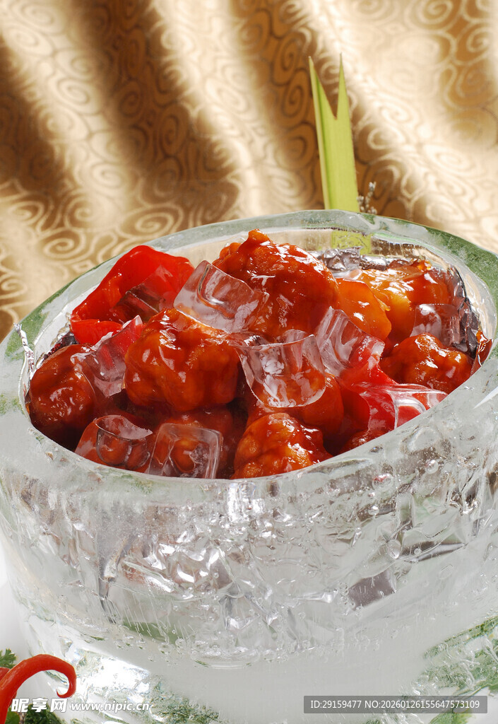 晶莹碗装美味红色果脯