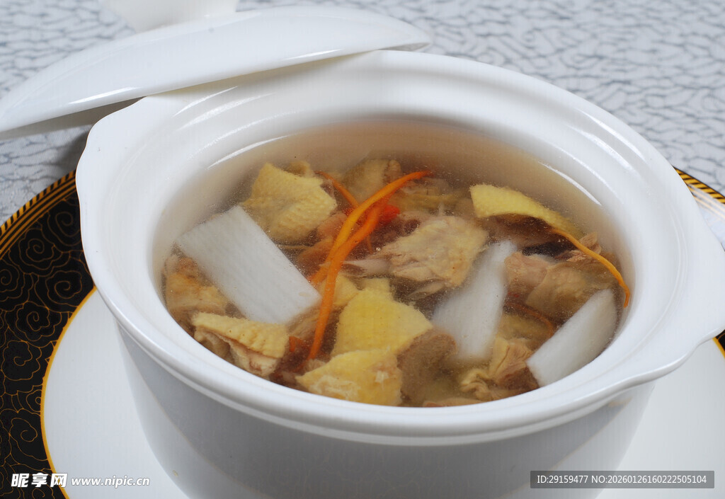 滋补排骨蔬菜炖汤