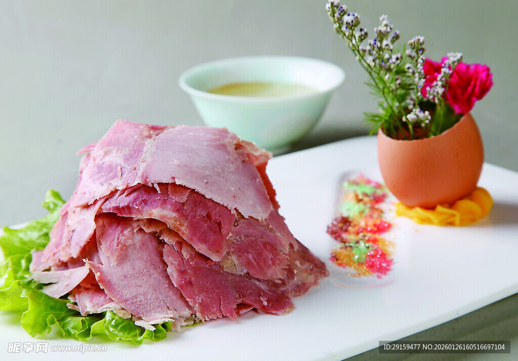 美味酱牛肉摆盘精致