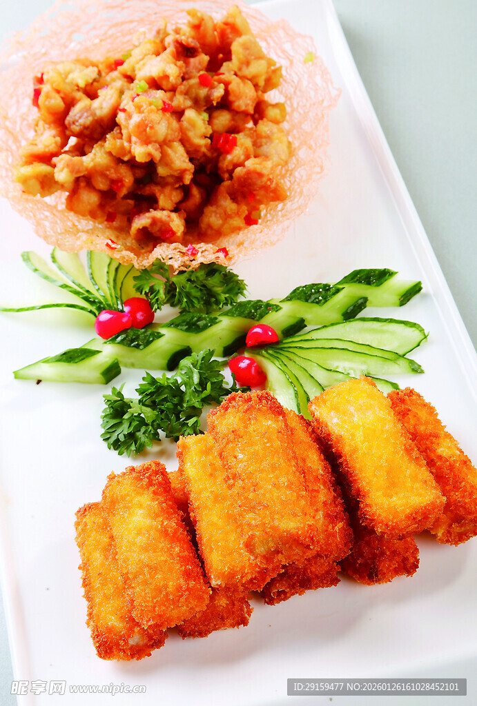 美味炸物配特色酱料