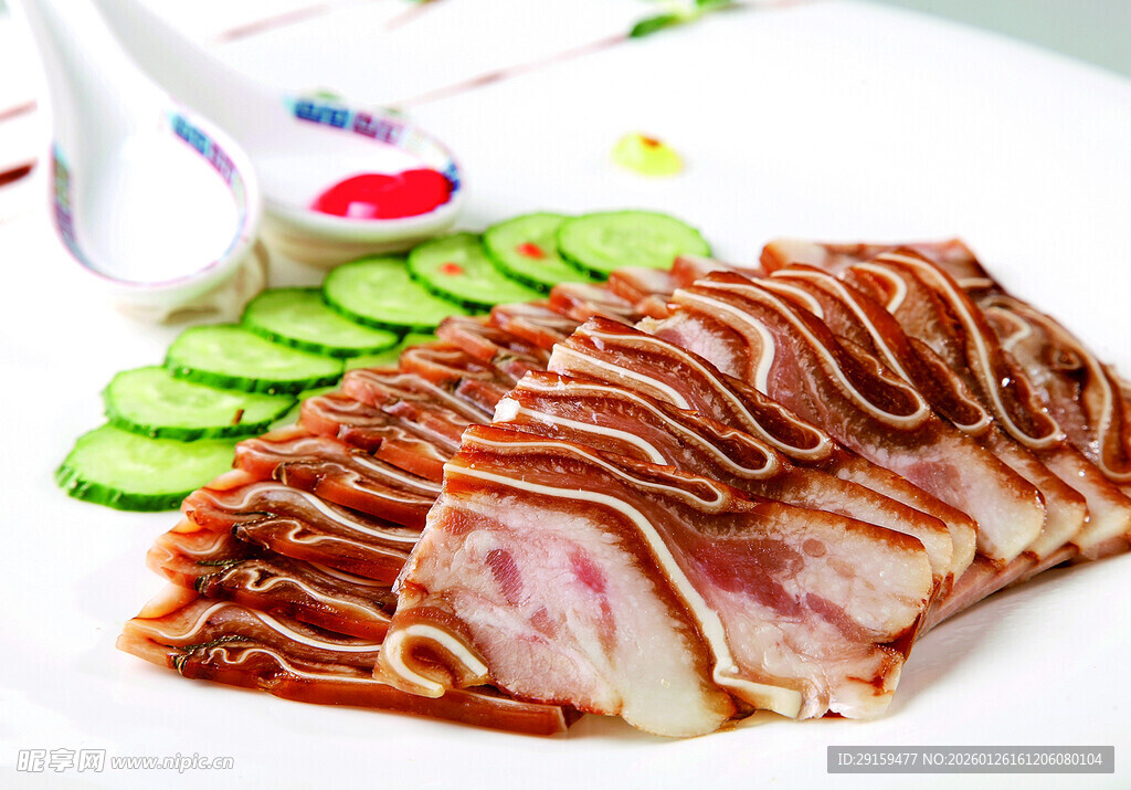 美味酱牛肉切片摆盘