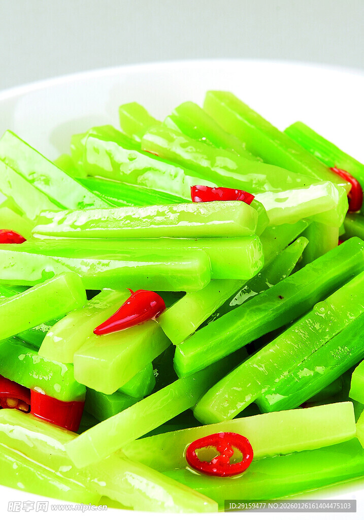 清炒芹菜配红椒