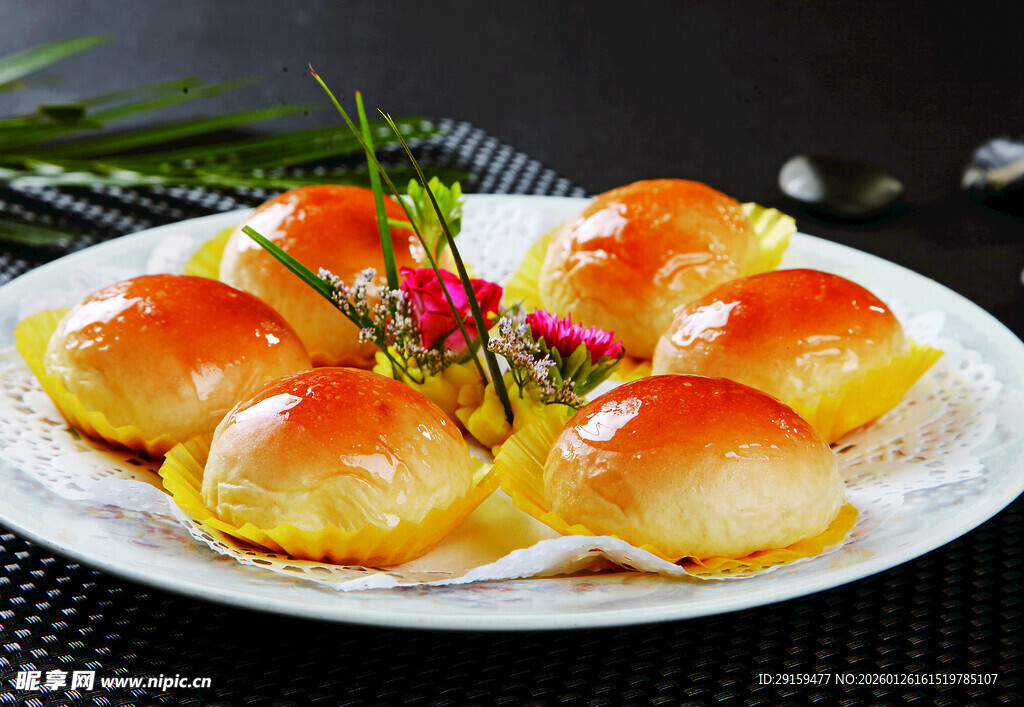 美味蒜蓉粉丝蒸扇贝