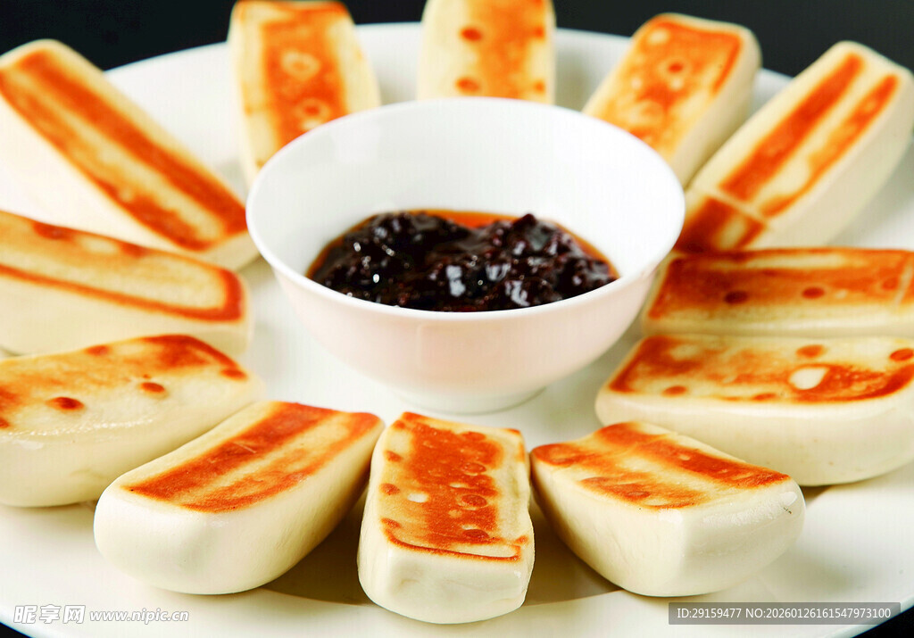 香软馒头配蘸酱