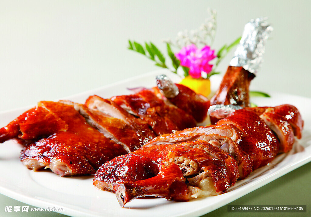 美味红烧排骨摆盘精致