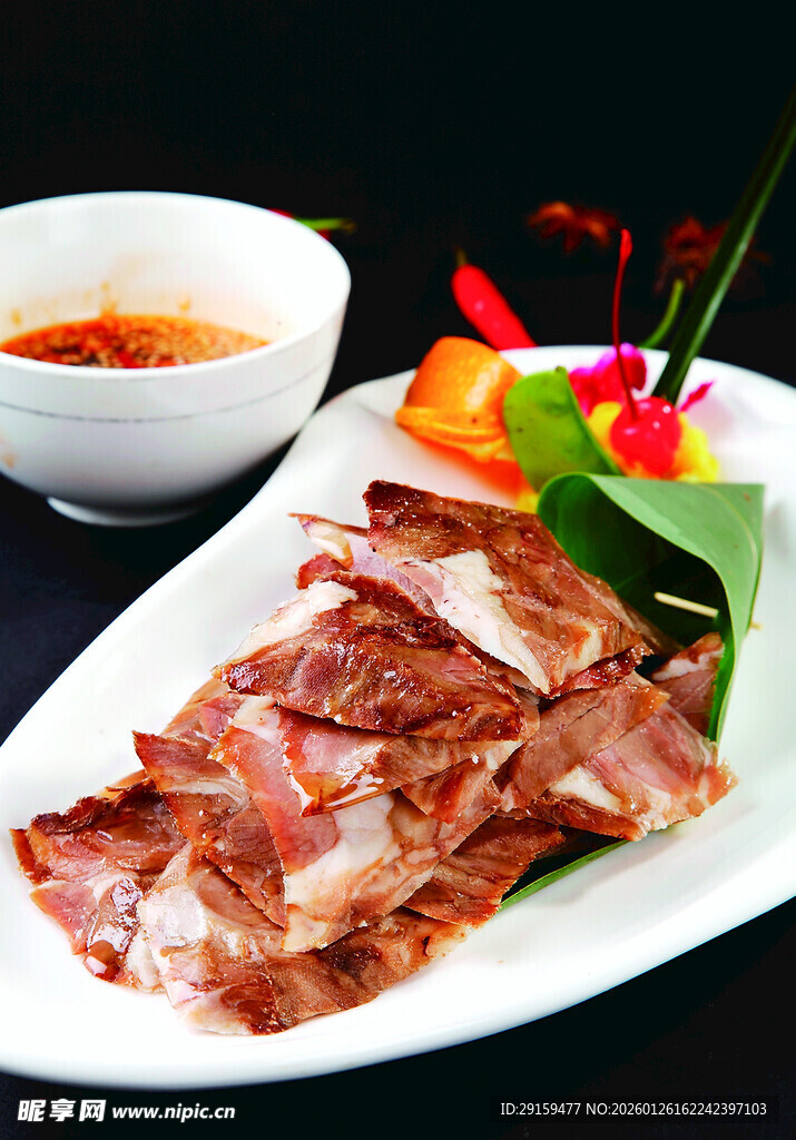 美味酱牛肉摆盘精致