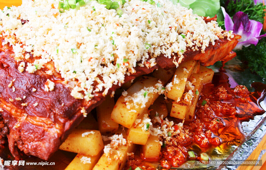 美味烤肉搭配丰富食材