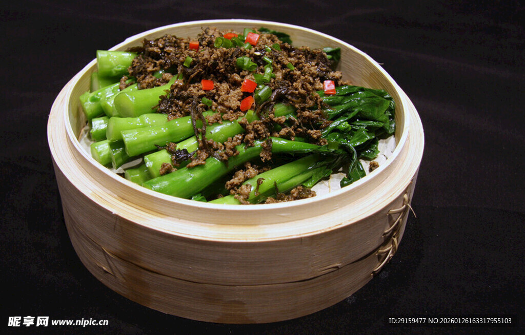 竹制蒸笼里的美味蒸菜