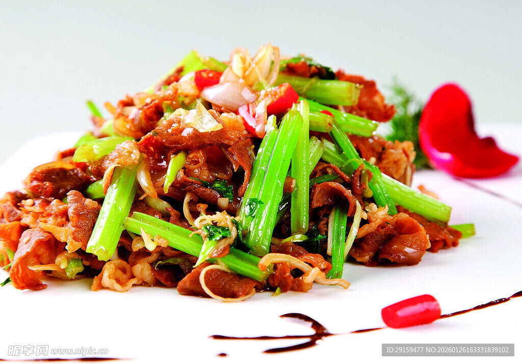 青椒炒肉丝美味诱人