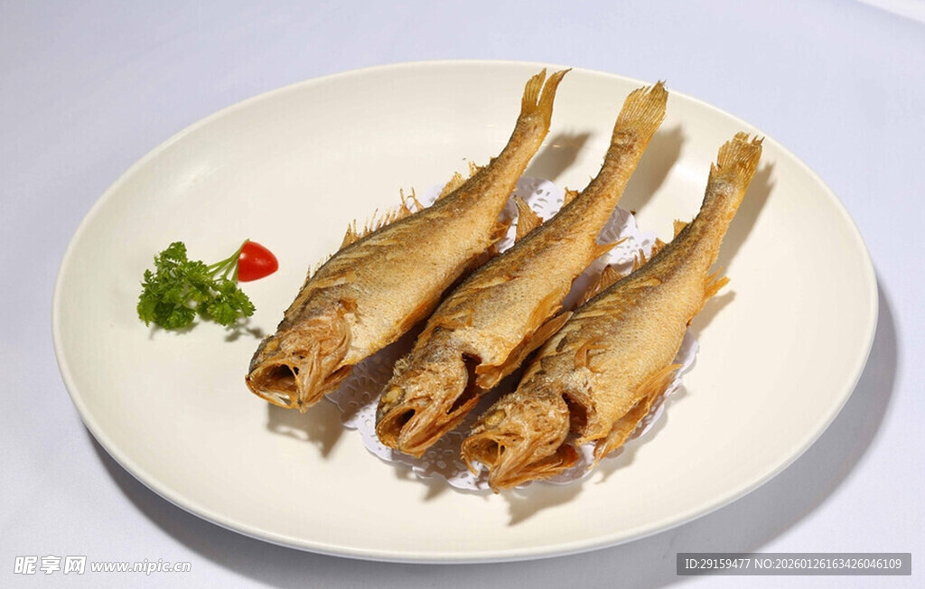 香煎小鱼摆盘精致