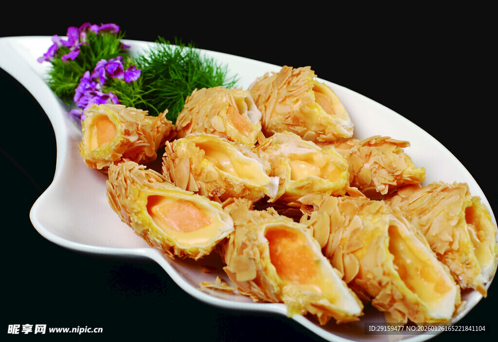 美味炸制鲍鱼卷