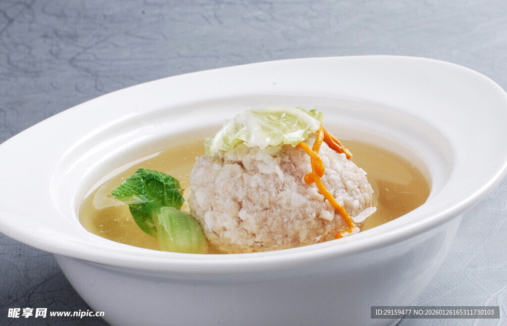 鲜美狮子头汤品