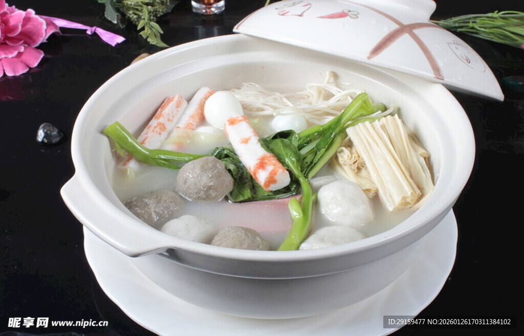 海鲜蔬菜砂锅煲