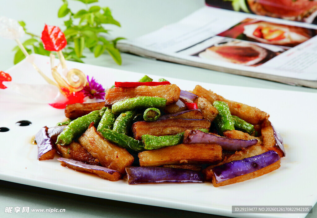 美味尖椒茄子炒五花肉
