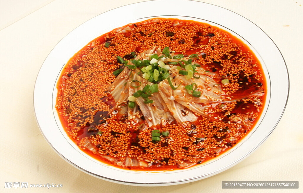 红油飘香的美味凉拌肉片