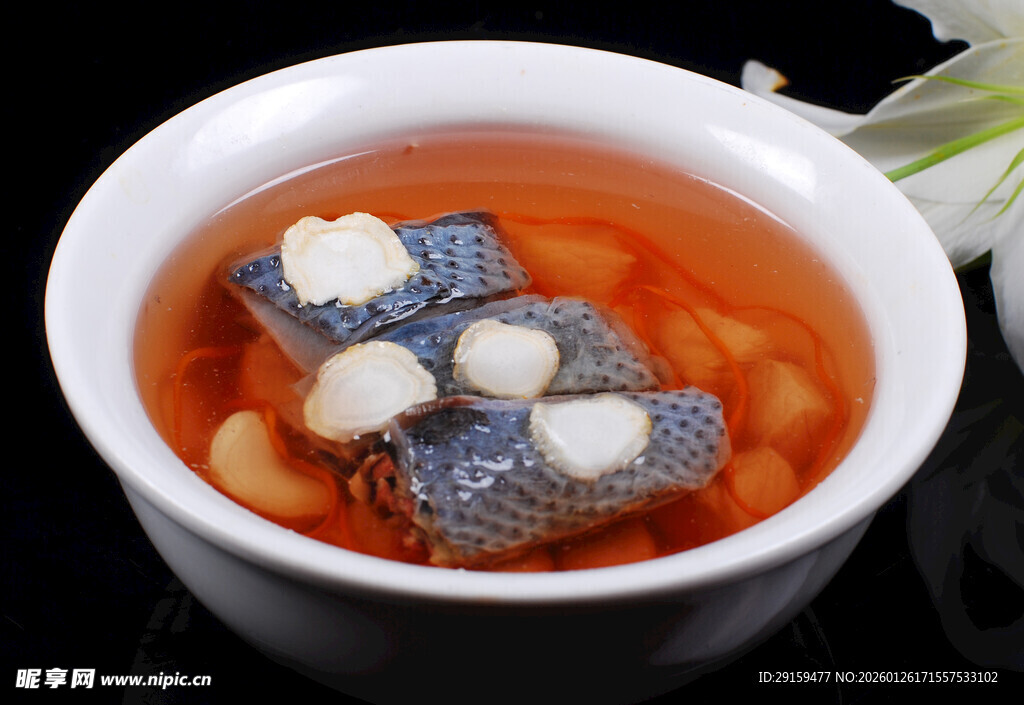 滋补乌鱼汤