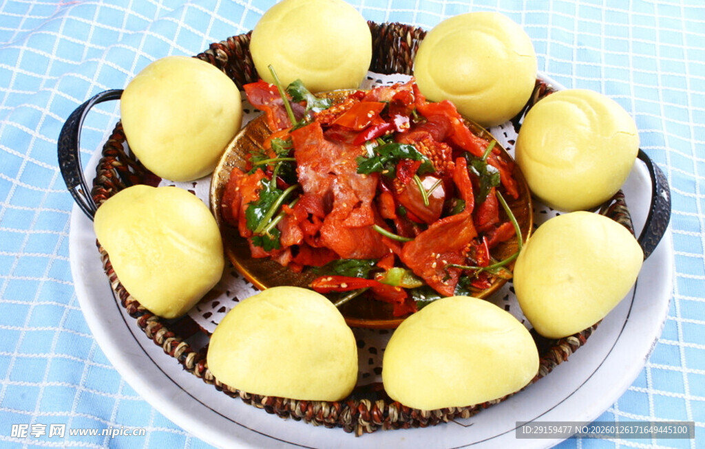 美味窝头配特色菜肴