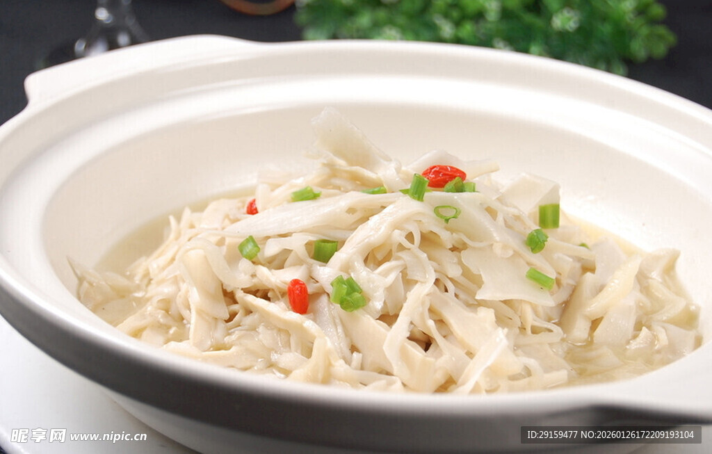 砂锅美味菌菇煲