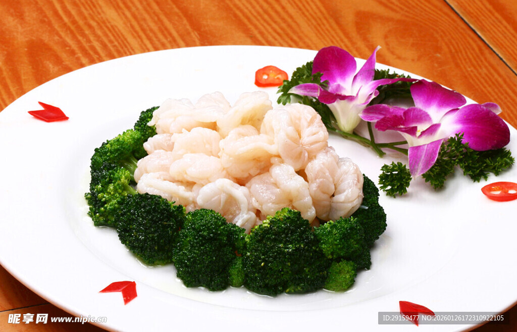 虾仁配时蔬摆盘精致