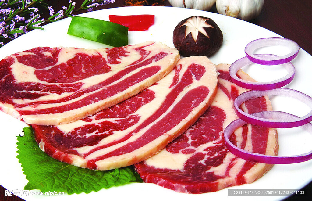 新鲜牛肉片摆盘展示