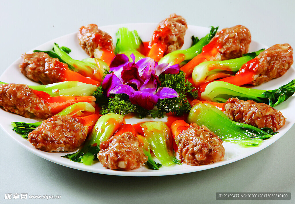 精美摆盘的多彩酿菜