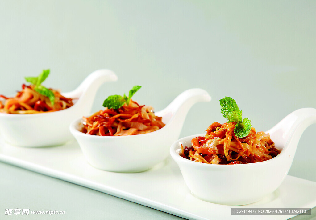 美味小碗装肉酱开胃菜