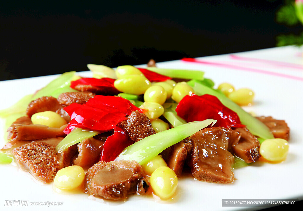 彩椒银杏炒牛肉粒