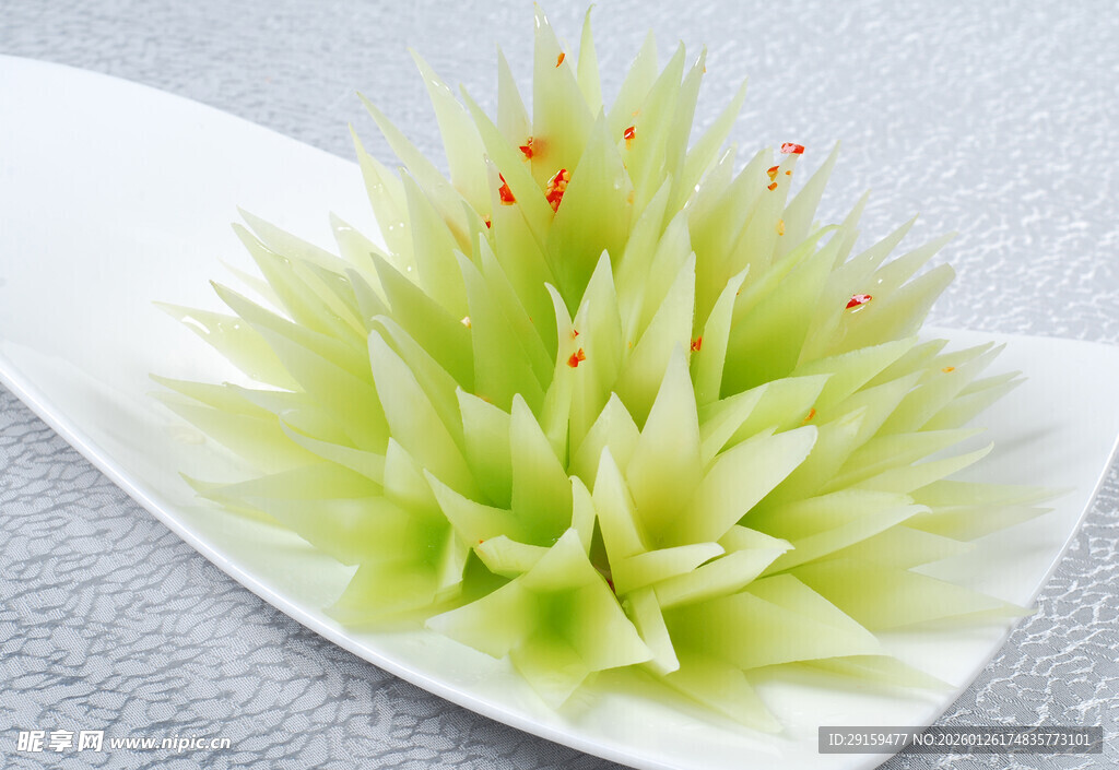 精美绿色雕花摆盘