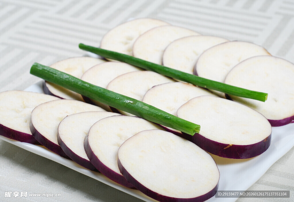 紫皮洋葱切片配葱段