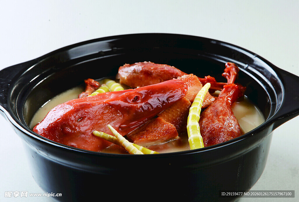 砂锅焖烧美味鲜虾